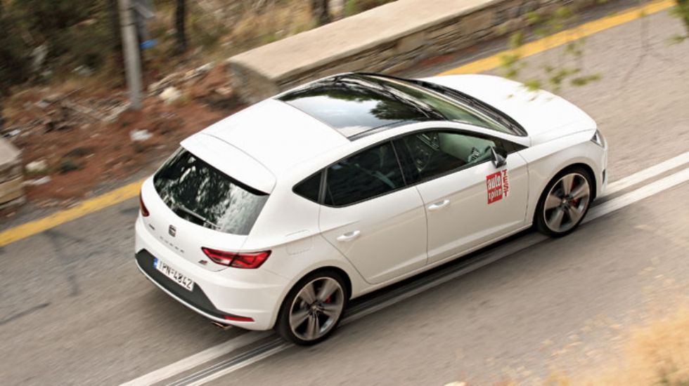 Το SEAT Leon Cupra ξεχωρίζει για τον τρόπο, που καταβροχθίζει τις στροφές και τις ευθείες στο κυνήγι του χρονομέτρου.
