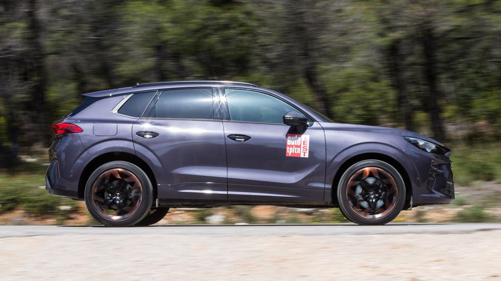 Το Cupra Terramar VZ eHybrid είναι η πιο Value for money πρόταση στην αγορά των οικογενειακών SUV, προσφέροντας πολύ καλές επιδόσεις, μεγάλη αυτονομία, χαμηλή κατανάλωση, μοναδικό σπορ χαρακτήρα και π