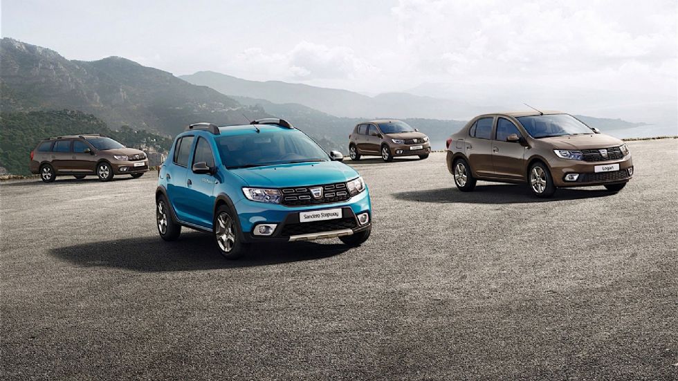 Τα τέσσερα νέα μοντέλα που παρουσίασε η Dacia στο Παρίσι, Sandero, Logan, Logan MCV και Sandero Stepway. 
