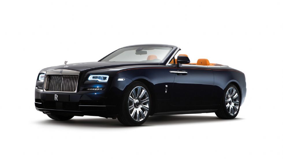 Εμπρός η χαρακτηριστική για Rolls Royce μάσκα, φωνάζει παρών.