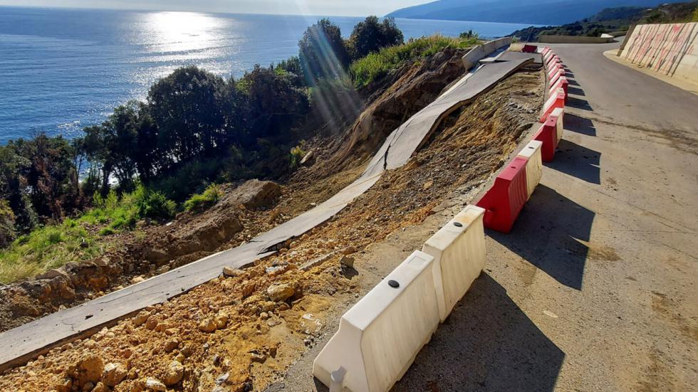 Θεσσαλία: Δρόμος κατέρρευσε λίγο πριν παραδοθεί στο κοινό