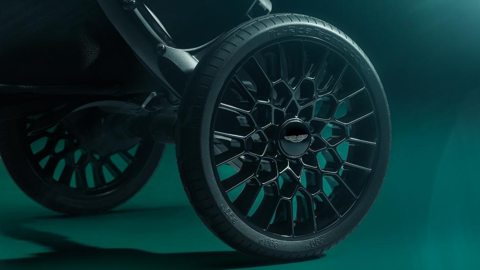 Πόσο κοστίζει το παιδικό καρότσι της Aston Martin;