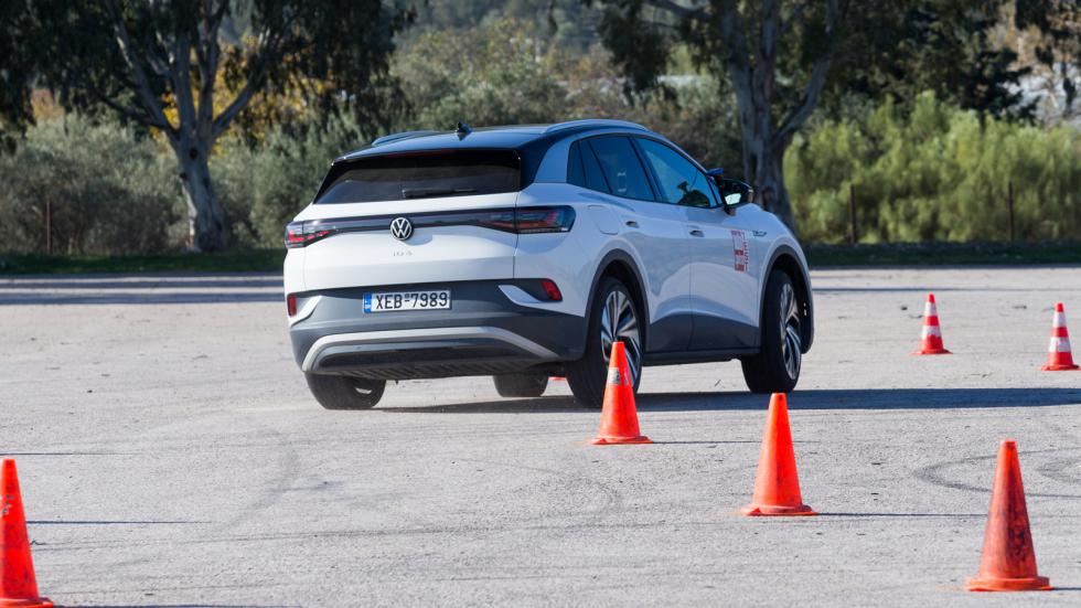 Με πόσα «έστριψε» το ηλεκτρικό VW ID.4 στο Elk Test;