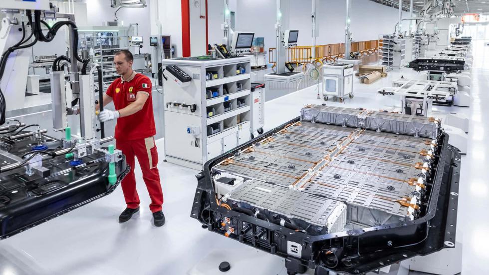 Η Ferrari αποκάλυψε τα πρώτα επίσημα στοιχεία του 1ου ηλεκτρικού της!