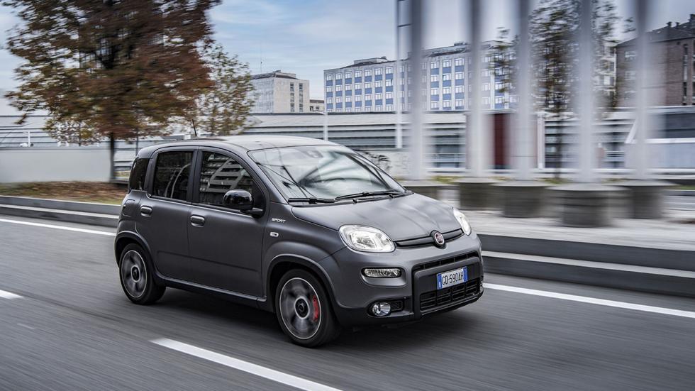 Το Fiat Panda ακολουθεί ιδιαίτερες σχεδιαστικές γραμμές με πολλές καθαρές επιφάνειες, ενώ το αυξημένο ύψος του δημιουργεί ένα ιδιαίτερο και άμεσα αναγνωρίσιμο παρουσιαστικό.