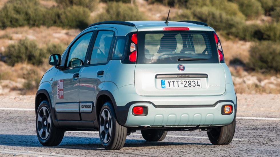 Το Fiat Panda είναι το πιο προσιτό μοντέλο της αγοράς με τιμή που ξεκινά από τις 15.800 ευρώ. Διατίθεται στις εκδόσεις Urban και Crοss.