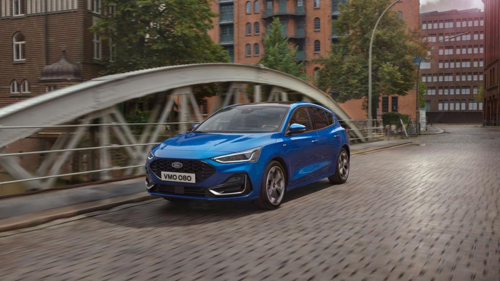Το ανανεωμένο Ford Focus προσφέρεται σε δύο εκδόσεις ισχύος (125 & 155 PS), καθώς και crossover έκδοση Active.
