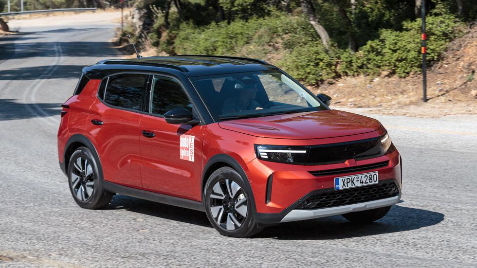 Το νέο Opel Frontera είναι διαθέσιμο με τιμές που ξεκινούν από τις 22.900 ευρώ. Είναι έτσι το πιο προσιτό οικογενειακό SUV της αγοράς που εξοπλίζεται αποκλειστικά με αυτόματο κιβώτιο.