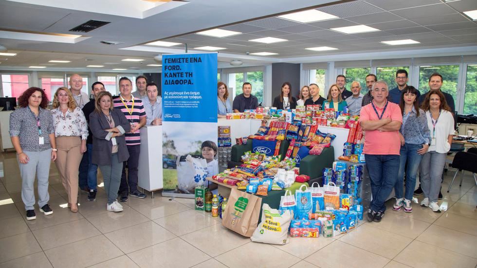 «Γεμίστε ένα Ford - Κάντε τη Διαφορά»: Πάνω από 1 τόνο τροφίμων συγκέντρωσε η Ford στην Ελλάδα