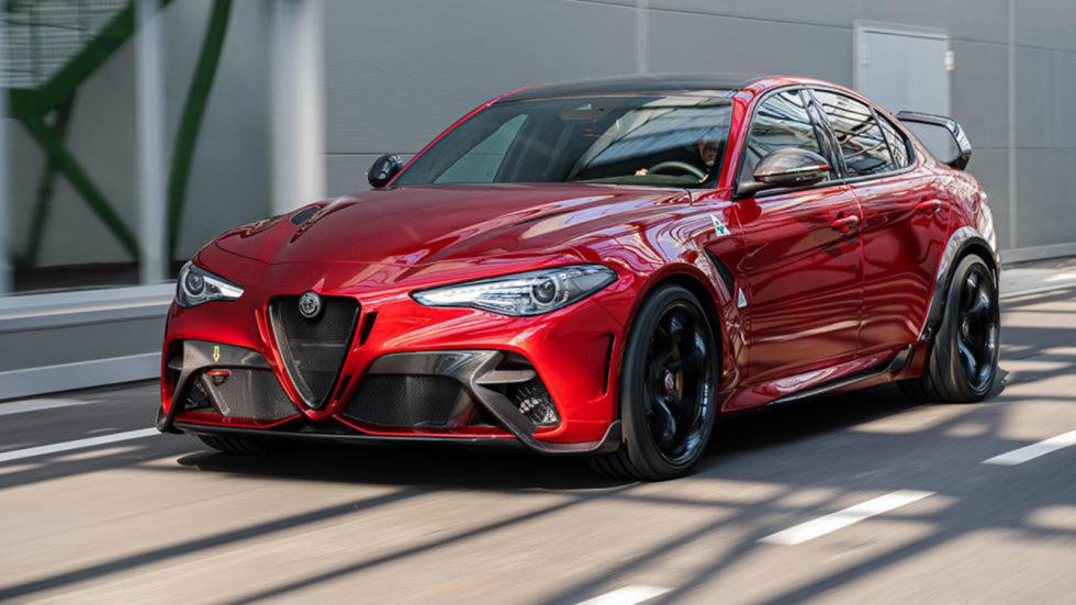 Aπό την πρώτη Alfa Giulia του '62 στην βαρβάτη Giulia GTA του σήμερα