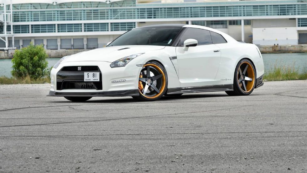 Το συγκεκριμένο Nissan GT-R συνδυάζει εμφάνιση και ουσία, καθώς αποδίδει 950 ίππους.