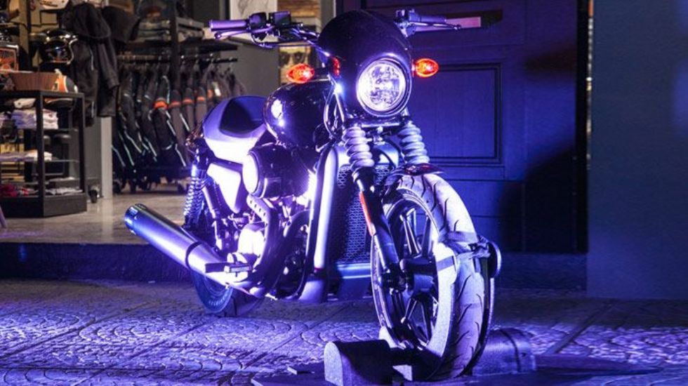 Την πρώτη του επίσημη εμφάνιση επί ελληνικού εδάφους έκανε το υγρόψυκτο Street 750.