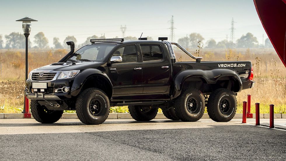 Toyota Hilux 6X6