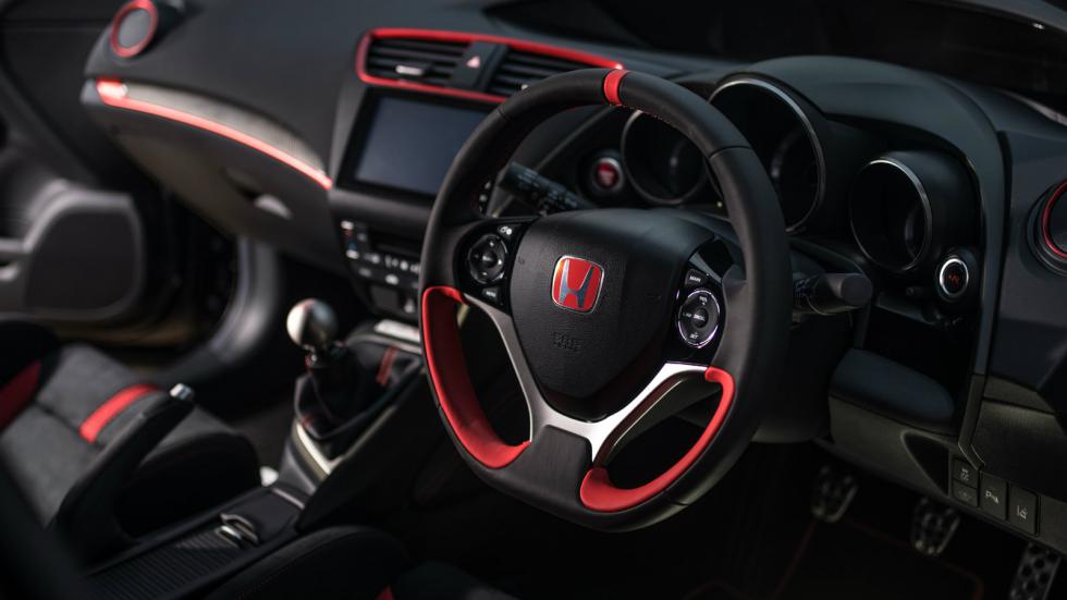 To νέο Honda Civic Type-R Black Edition 