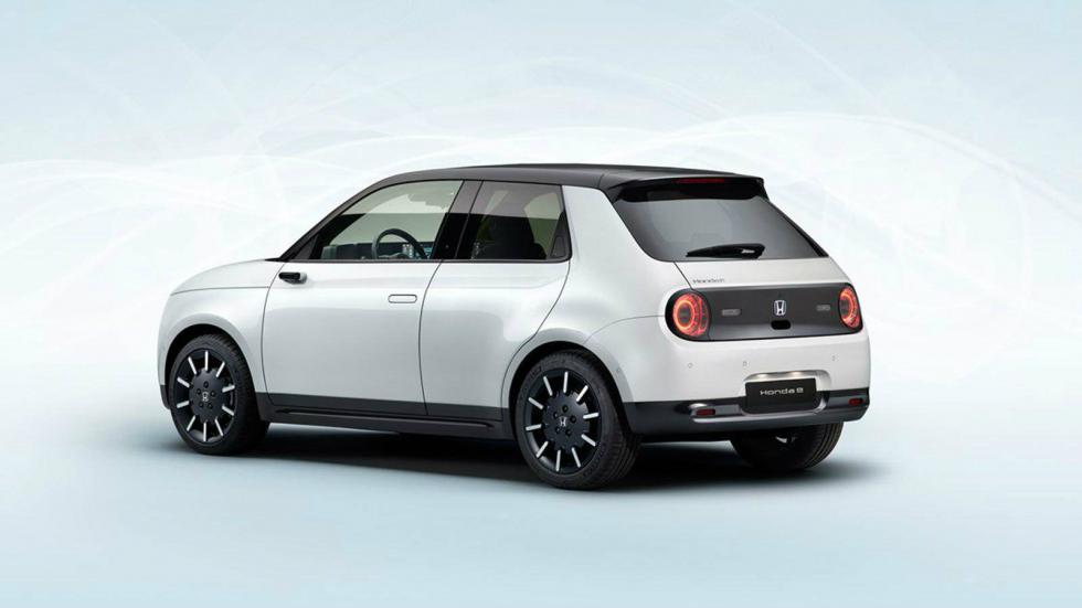 Tο Honda e είναι εξοπλισμένο με έναν ηλεκτροκινητήρα ο οποίος είναι ρυθμισμένος για να προσφέρει δύο διαφορετικές ιπποδυνάμεις 136 και 154 ίππων.