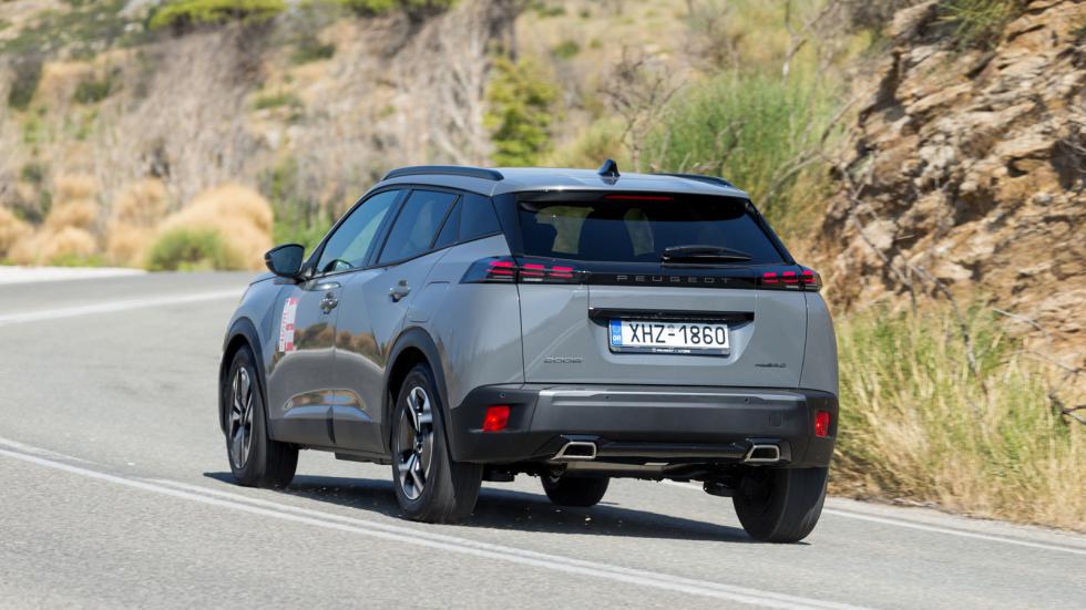 Την ευχάριστη οδηγική διάθεση του 2008 Hybrid συμπληρώνει με τον καλύτερο τρόπο το γρήγορο και καλό σε πληροφόρηση τιμόνι.