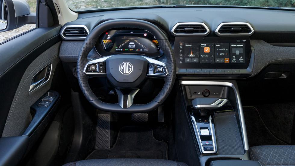 Στο MG ZS Max Hybrid+ θα δούμε μαλακά μέρη ή επενδύσεις να καλύπτουν όλα τα κύρια μέρη, ενώ και ο ψηφιακός διάκοσμος είναι όμορφος και σύγχρονος.