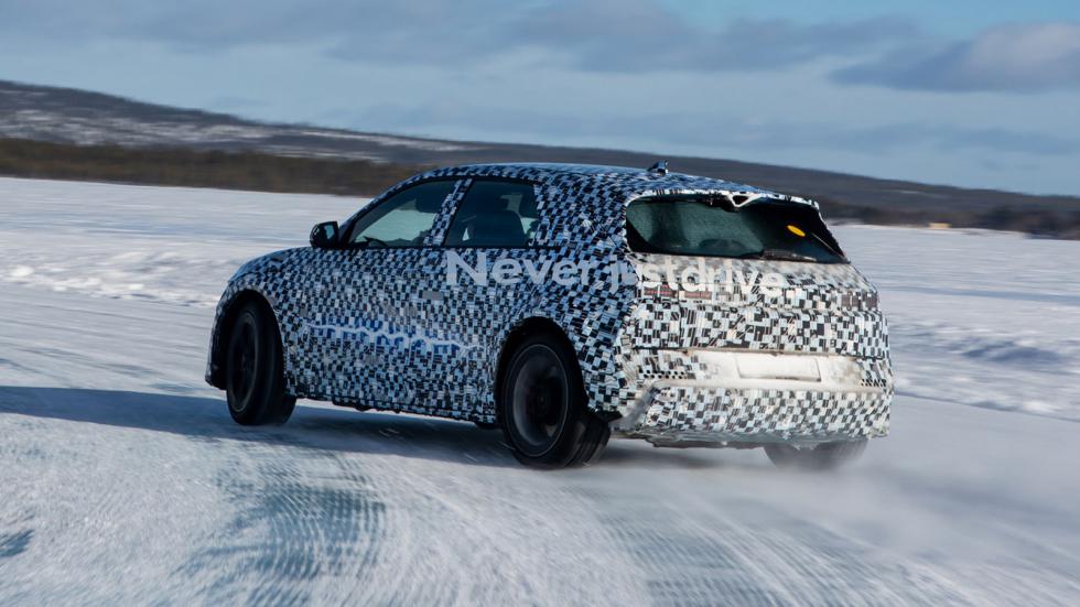Το Hyundai Ioniq 5 N driftάρει στα χιόνια με το i20 N του WRC