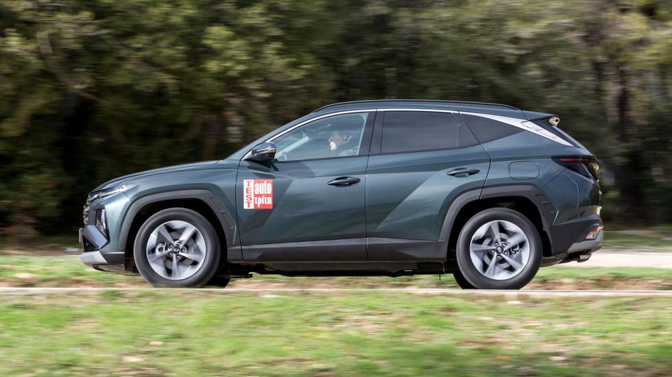 Στο full υβριδικό Hyundai Tucson ο 1,6 T-GDI turbo βενζινοκινητήρας συνδυάζεται με ένα ηλεκτροκινητήρα 65 ίππων, που παίρνει ρεύμα από μια μικρή μπαταρία της 1,49 kWh.