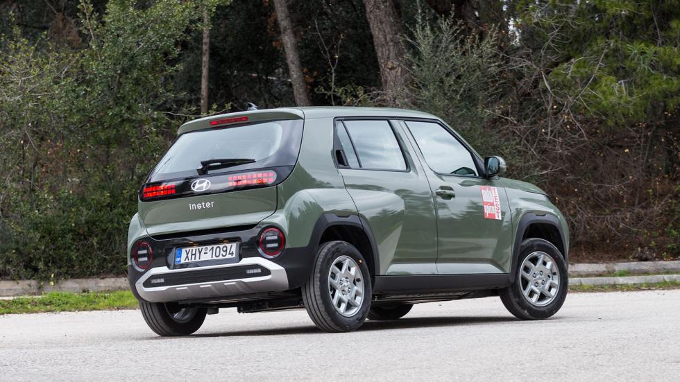 Το Hyundai Inster είναι το νεότερο και το μικρότερο ηλεκτρικό SUV της Hyundai. Διατίθεται και σε πιο ξεχωριστή έκδοση με την ονομασία Cross.