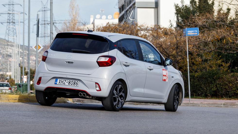 To Hyundai i10 είναι ένα από τα πιο πλήρη αυτοκίνητα πόλης της αγοράς, προσφέροντας στοιχεία που συναντάμε στα μεγαλύτερα –και ακριβότερα- αυτοκίνητα.