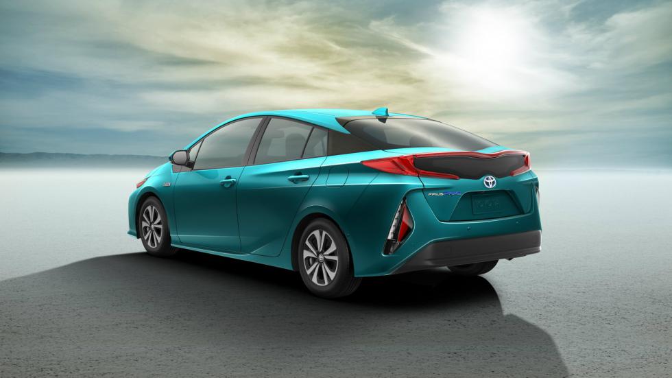 Το νέο Prius Prime κάνει πάνω από 1.000 χλμ με ένα γέμισμα του ρεζερβουάρ