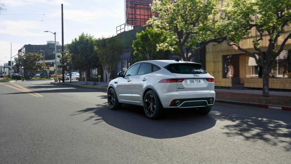 Ντεμπούτο για την ανανεωμένη Jaguar E-Pace