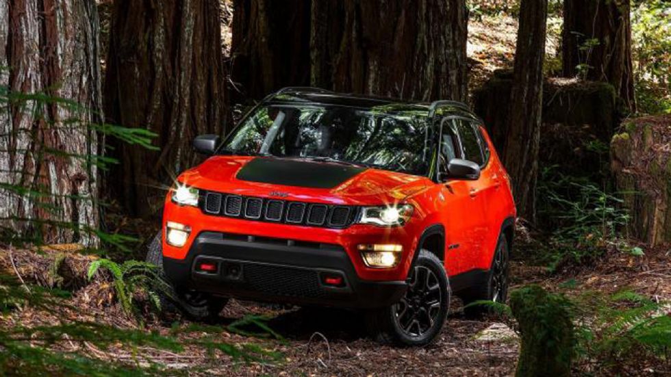 Το νέο Jeep Compass μπορεί να αποκτηθεί με ένα από τα πολλά προγράμματα χρηματοδότησης της Jeep με κορυφαία επιλογή το άτοκο πρόγραμμα 50-50. 
