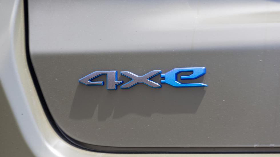 Η έκδοση 4xe διαφοροποιείται από τα λογότυπα της έκδοσης και προβάλλει την οικολογική της συνείδηση με το μπλέ χρώμα που τα περιβάλλει.