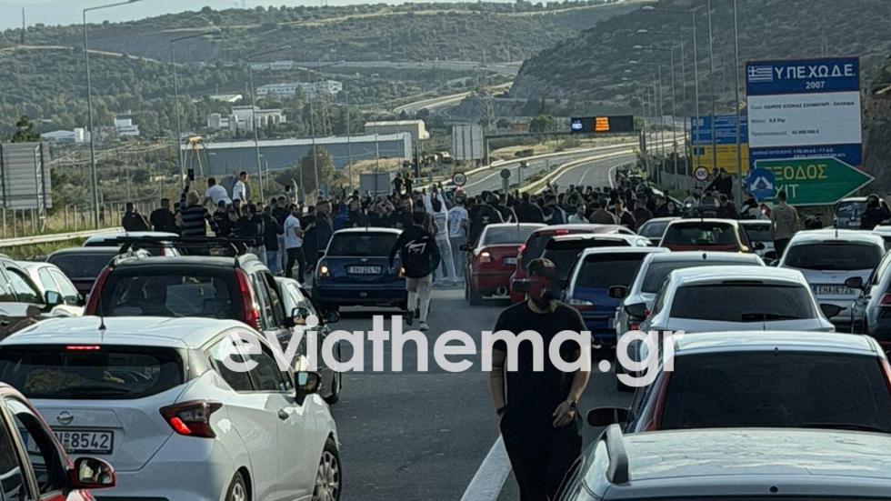 Όταν πολίτες μπορούν να μπλοκάρουν μια εθνική αρτηρία για να παίξουν με μηχανές και να κάνουν στόρυ με τα κινητά τους, και η Τροχαία ούτε εμφανίζεται 