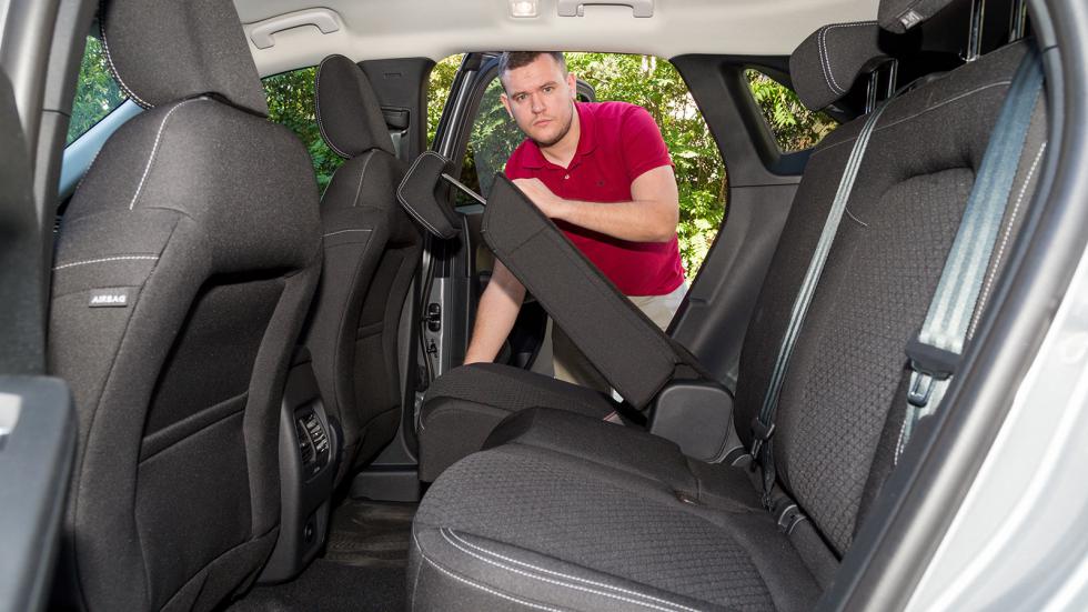 Οι χώροι και η πρακτικότητα του Ford Kuga το καθιστούν ως ένα από τα πιο ικανά οικογενειακά SUV μοντέλα της αγοράς σήμερα.