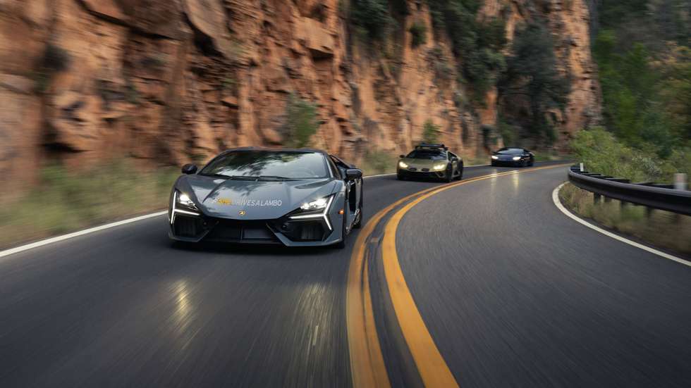 35 γυναίκες «τρέχουν» με Lamborghini σε ορεινό στροφιλίκι