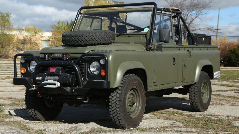 Το Land Rover Defender 110 Tithonus ανήκε στο βρετανικό στρατό και πλέον βγαίνει σε δημοπρασία με τιμή εκκίνησης τα 15.000 δολάρια. 