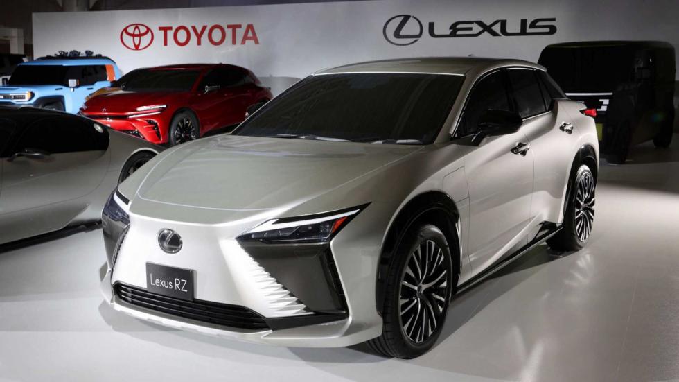 Αποκαλύφθηκε το νέο Lexus RZ 450e