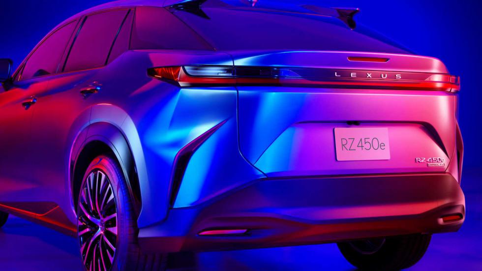 Αποκαλύφθηκε το νέο Lexus RZ 450e