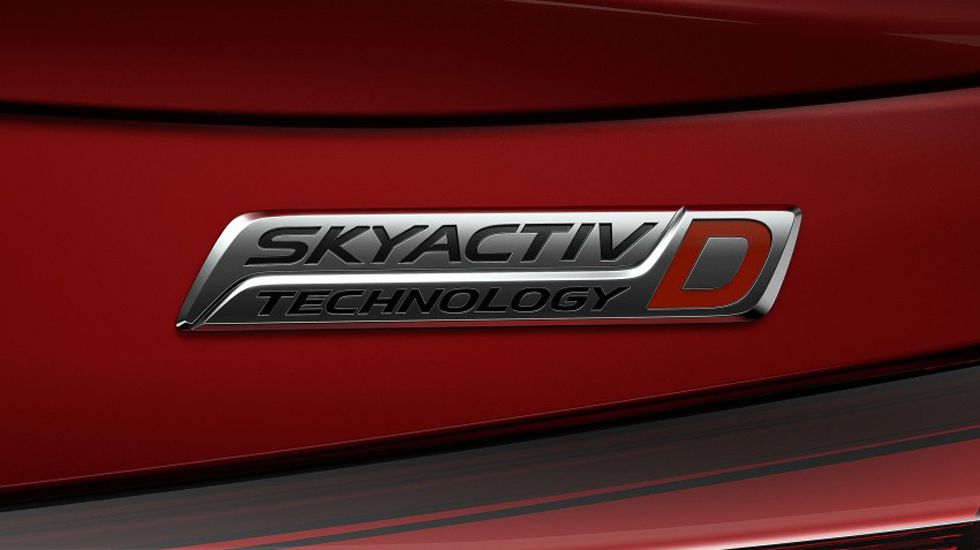 H Mazda δίνει στη δημοσιότητα τις πρώτες εικόνες του Mazda2 Sedan, δίχως να μας παρέχει καμία άλλη πληροφορία, πέραν του ότι θα παρουσιαστεί με τον 1.500άρη diesel κινητήρα SKYACTIV-D.