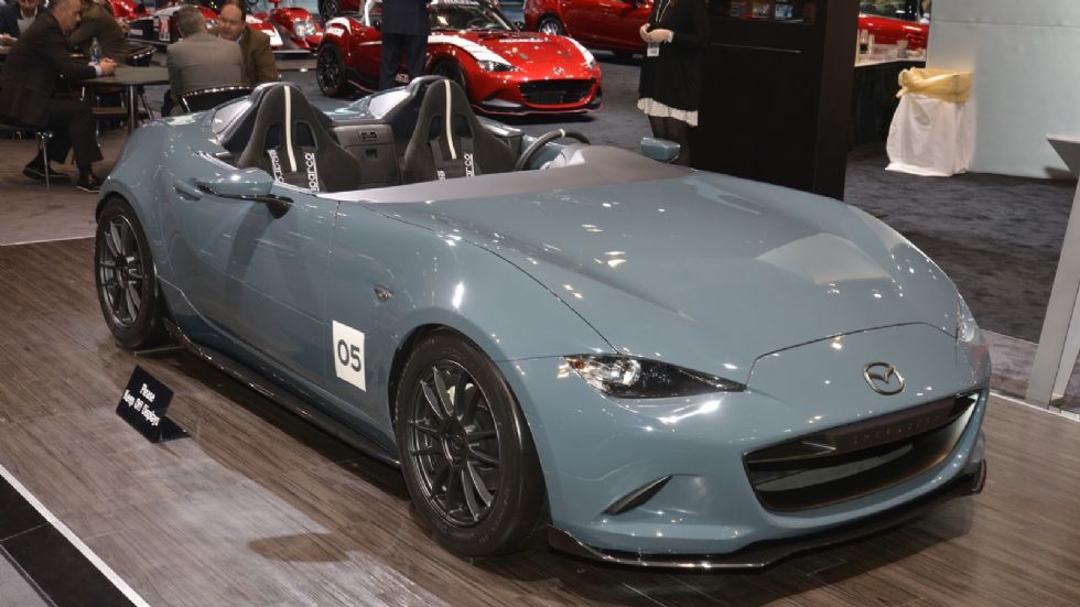 Το MX-5 Speedster Concept είχε κάνει ντεμπούτο πέρσι στην έκθεση SEMA, αλλά φέτος επιστρέφει στο προσκήνιο μέσω της παρουσίας του στο περίπτερο της Mazda στο Σικάγο.