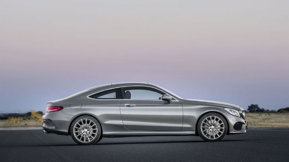 Επιβλητική εμφάνιση για το νέο coupe της Mercedes.