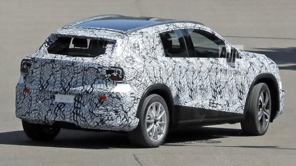 Στο δρόμο η νέα Mercedes GLA - Υβριδική αλλά και ηλεκτρική