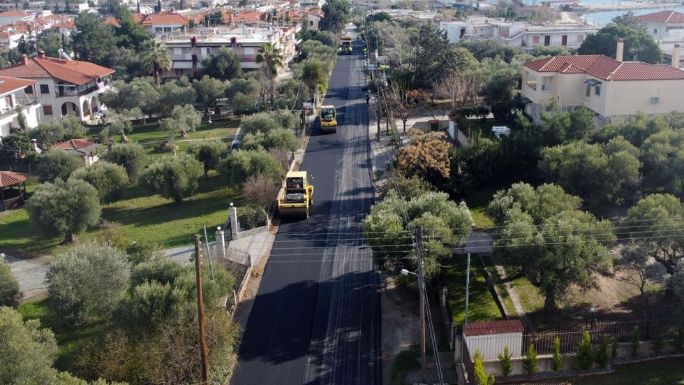 «Πράσινη» άσφαλτος στρώθηκε για πρώτη φορά σε ελληνικό δρόμο 