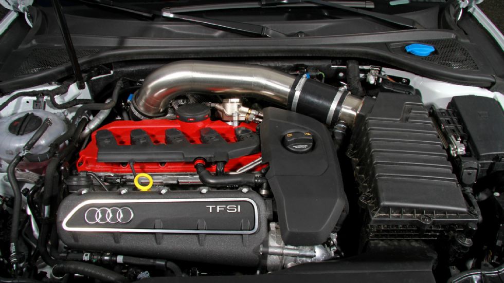 Η τουρμπίνα που χρησιμοποιεί η Audi αντικαταστάθηκε από τη μεγαλύτερη TTE 500, ενώ μεγάλωσαν τόσο η αντλία καυσίμου όσο και το intercooler.
