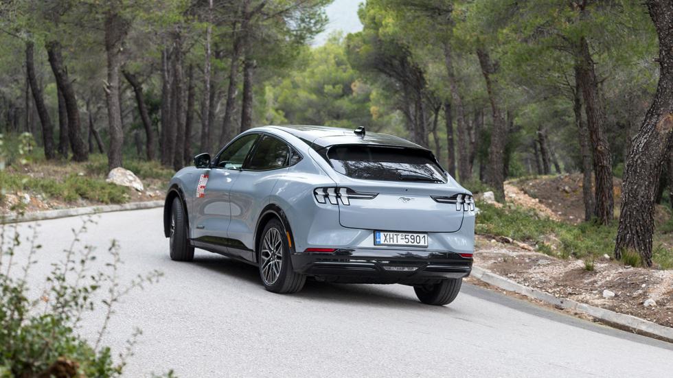 Πόσο καλή είναι η νέα Ford Mustang Mach-E στο Test Center;