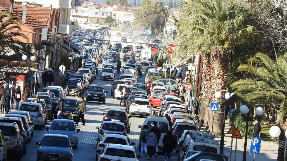 Η κίνηση που «καίει» τις διακοπές: Τα 10 σημεία-εφιάλτης για τους εκδρομείς στην Ελλάδα