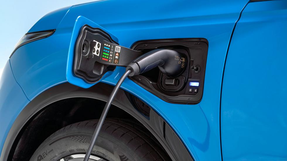 Το Nissan Micra θα προσφέρεται σε δύο επιλογές μπαταρίας και κινητήρα με 40 ή 52 kW και 122 ή 150 ίππους αντίστοιχα, προσφέροντας ηλεκτρική αυτονομία έως και 408 χλμ..