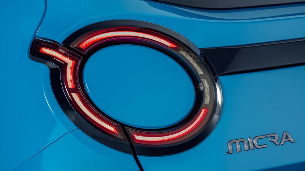 Το νέο Nissan Micra είναι όμορφο και αισθητικά με τα «puppy eyes» στρογγυλά φωτιστικά σώματα εμπρός και πίσω να αποτελούν τα κύρια χαρακτηριστικά της σχεδίασής του.