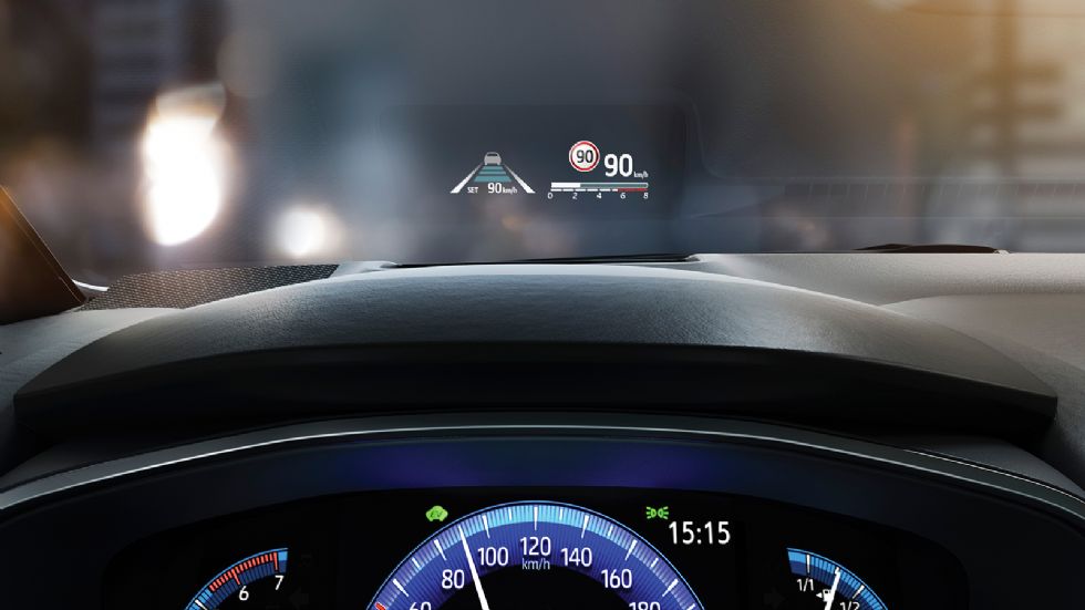 Το Head Up Display βοηθά στο να μην παίρνεις τα μάτια σου από το δρόμο.