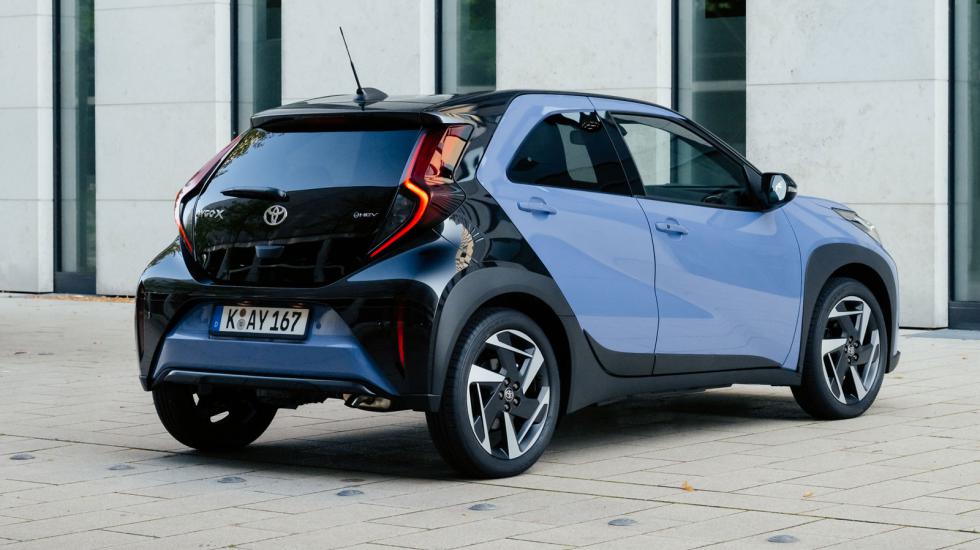 Οδηγούμε στο Βερολίνο το ανανεωμένο Toyota Aygo X: Full hybrid με super κατανάλωση