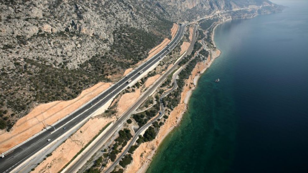 Μέχρι το πρώτο τρίμηνο του 2017 αναμένεται να ολοκληρωθεί λειτουργικά η Ν.Ε.Ο. Κορίνθου–Πατρών σύμφωνα με τον υπουργό Υποδομών, κ. Χρήστο Σπίρτζη.