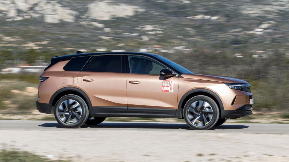 Με απόσταση ακινητοποίησης στα 35,8 μ., το Opel Grandland είναι μέσα στα 10 καλύτερα αυτοκίνητα της κατηγορίας του στο φρενάρισμα.