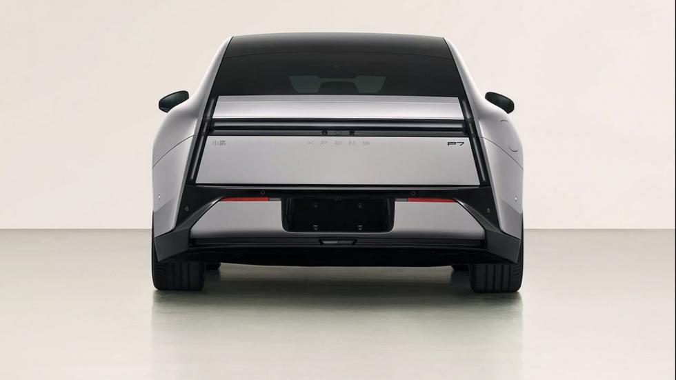 Νέο XPeng P7 ηλεκτρικό sedan με στυλ Lamborghini